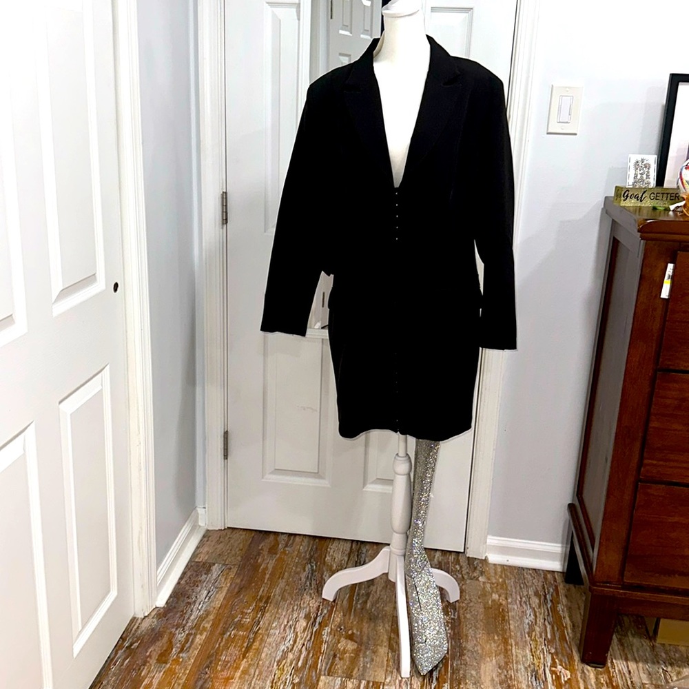 Just 40! ZARA Letting go the past for the future. Zara black the classic